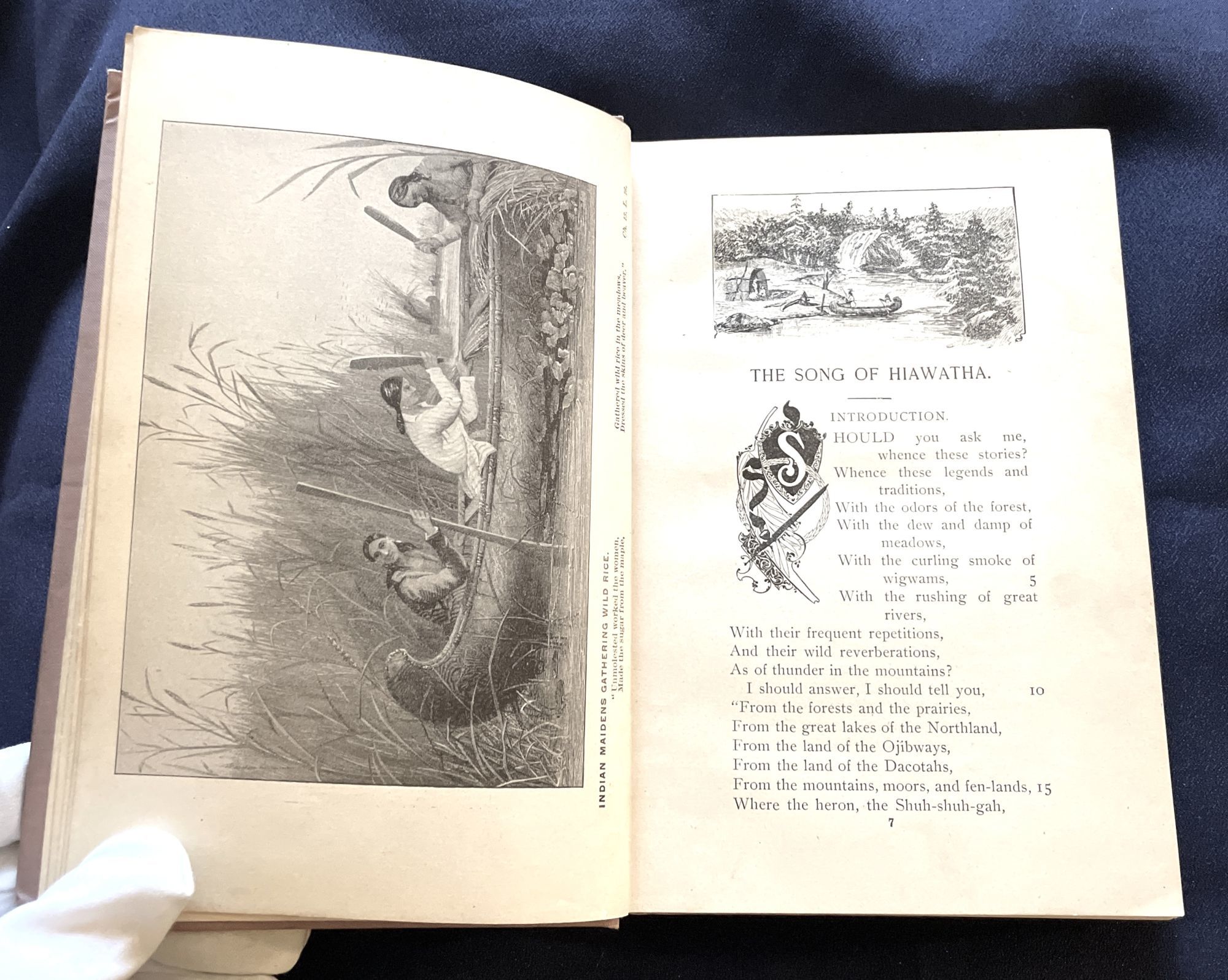 THE SONG OF HIAWATHA; By Henry Wadsworth Longfellow / Minnehaha Edition