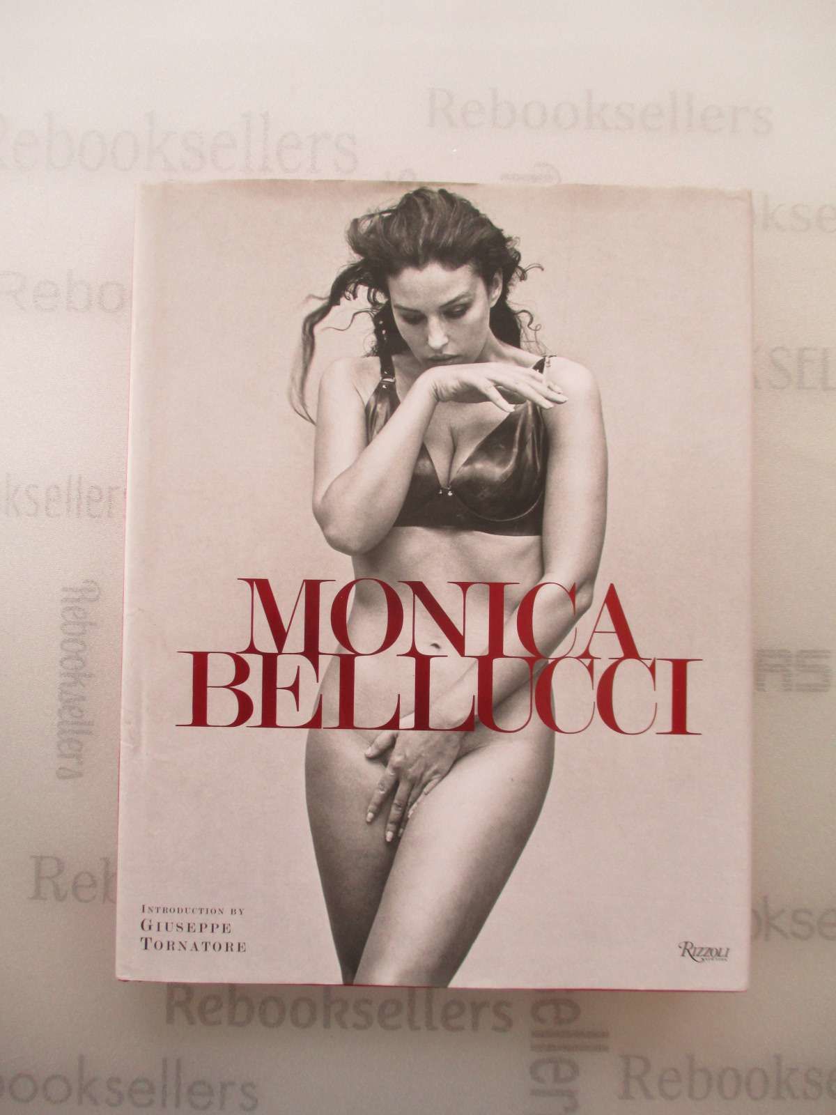 洋書 monika bellcci Amazon | MONICA BELLUCCI: The Seductive Symphony of Time