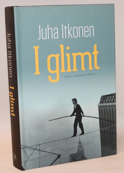 I glimt.