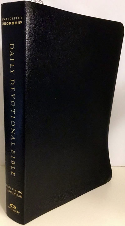 Daily Devotional Bible. New Living Translation