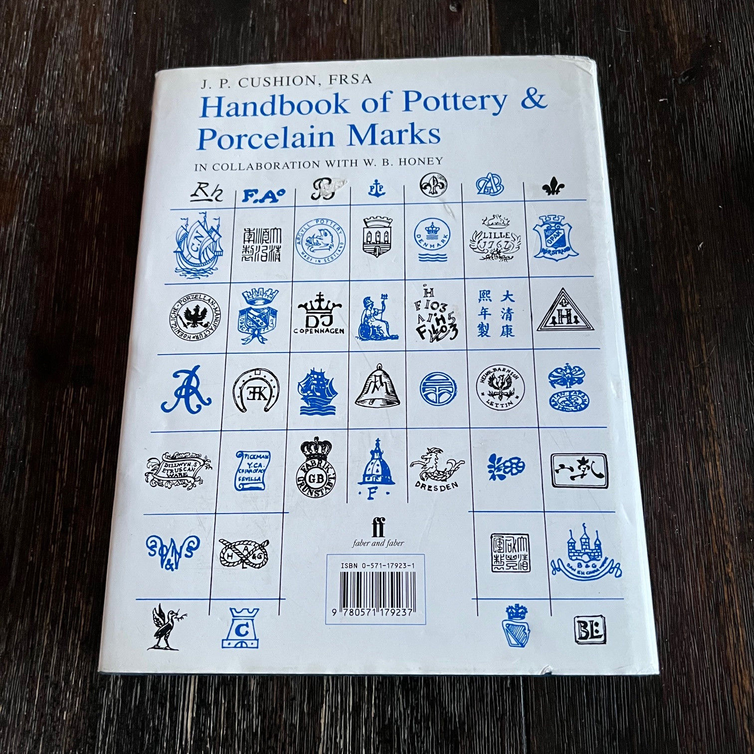 Handbook of Pottery and Porcelain Marks (Fifth Edition) by J.P.