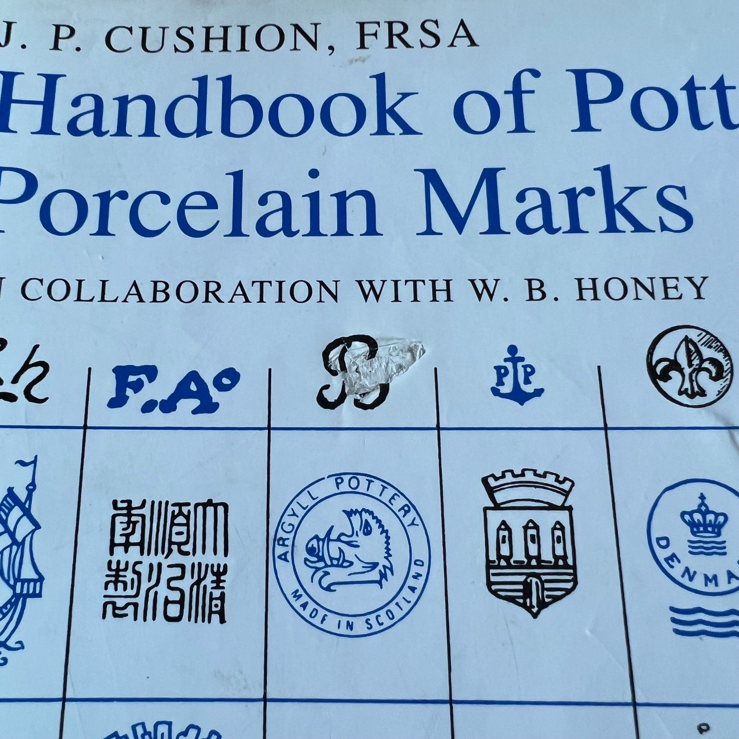Handbook of Pottery and Porcelain Marks (Fifth Edition) by J.P.