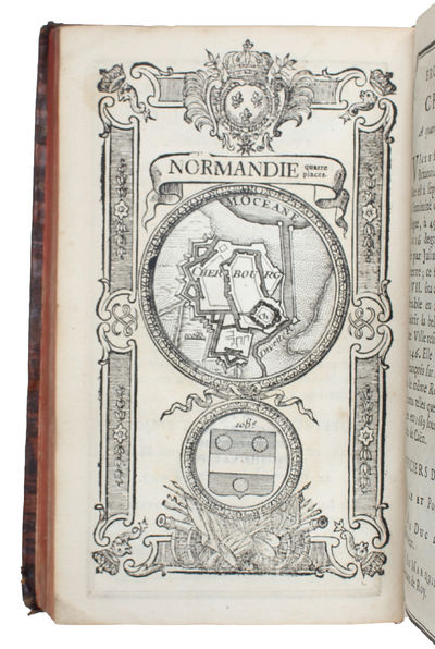 Plans des Principales Places de Guerre et Villes maritimes Frontiers du Royaume de France distinguez par Départemens, Gouvernemens Generaus & Particuliers des provinces, avec les Officiers generaux et principaux qui y commandent en Chef pour le Roy, &... (photo 3)