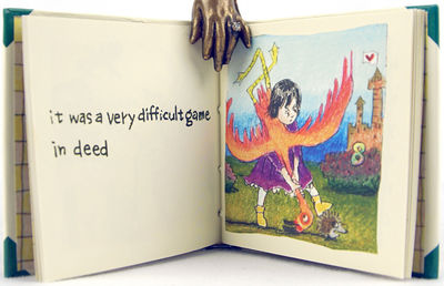 Alice in a Miniaturebook; (photo 2)