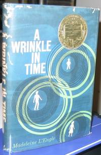 A Wrinkle in Time  (The first book in the Time Quintet series) by L&#39;Engle, Madeleine - 1977