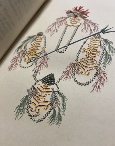 [WOMAN AUTHOR / ILLUSTRATOR OF PAGAN...; (photo 8)