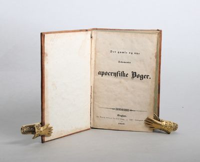 Det gamle og nye testamentes apocryfiske Bøger + Det ny testaments apochryphiske Bøger, eller nogle af den Herres Jesu Christi Disciples og apostoloske Mænds Sendebreve... oversatte paa Dansk efter Gottfried Arnolds tydske Oversættelse i den Badingske Udgave af 1733. (photo 2)