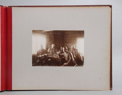 En fin samling av 14 fotografier fra et privat jaktfølge på Ormlisæter i 1894. Fotografiene er montert på kartong. (photo 2)