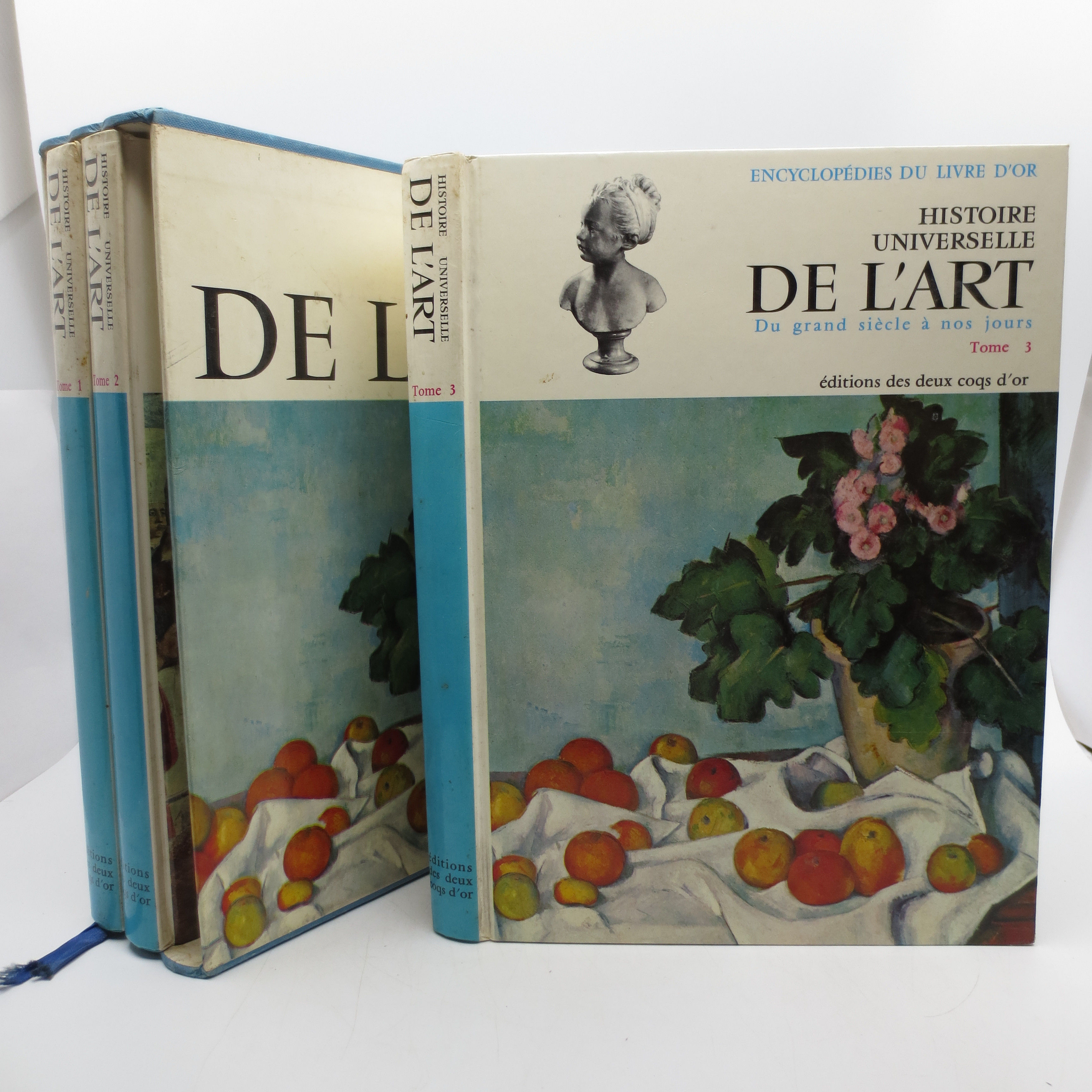 Histoire Universelle de L'Art (3 volumes in slip case) by Unknown
