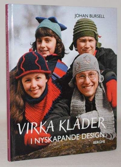 Virka kläder i nyskapande design.