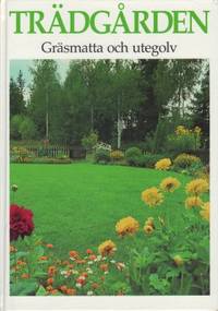 Trädgården. Gräsmatta och utegolv.