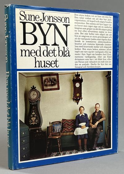 Byn med det blå huset. [Utg. av] Askild &…