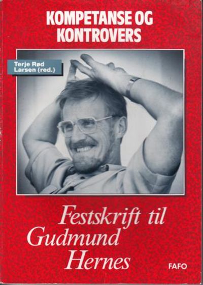 (HERNES, GUDMUND) Kompetanse og kontrovers.…