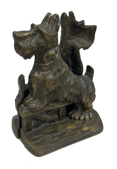 Art Deco Bookends: Scottie dog with front paws Lifted