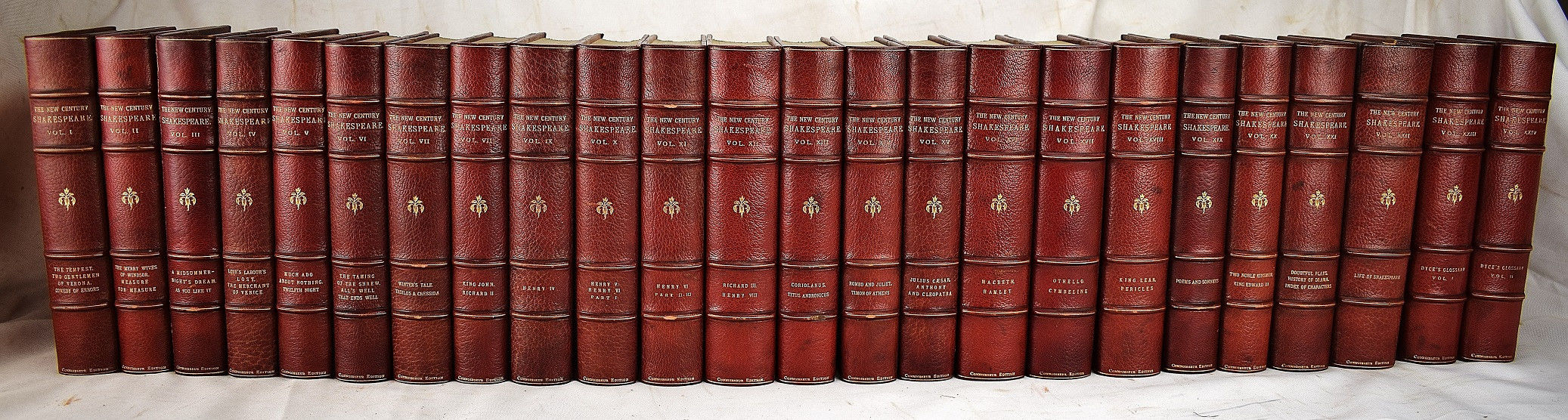 The new century Shakespeare: Edition De Luxe. The Cambridge