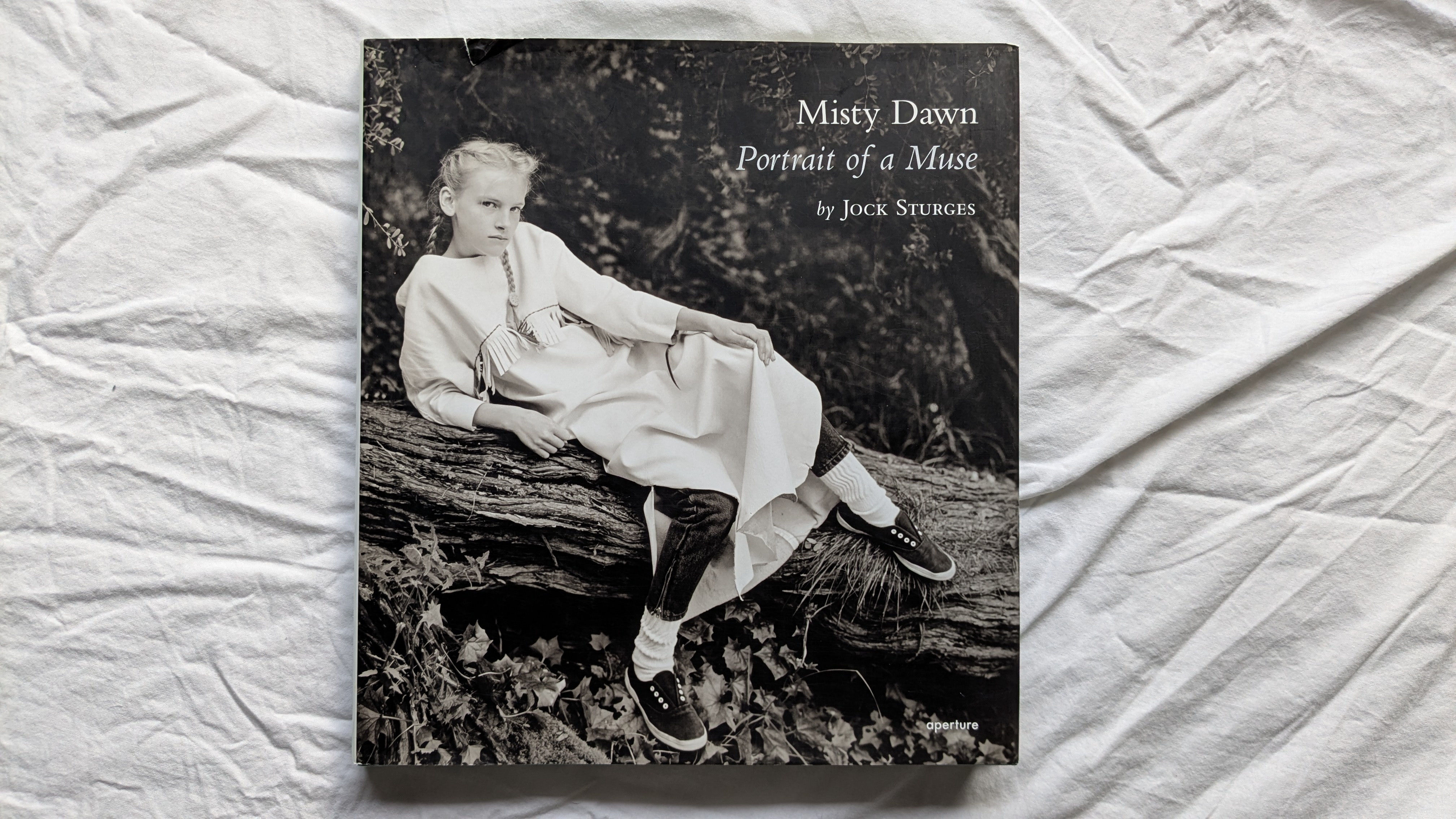 アート・デザイン・音楽 Misty Dawn : Portrait of a Muse Misty Dawn: Portrait of a Muse by Jock Sturges | smyth sewn