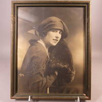 image of Autographed photograph of Lucrezia Bori