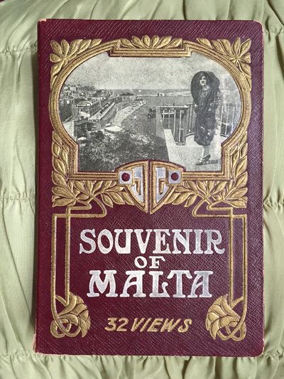 [Cover title]: Souvenir of Malta. 32 Views. [Panorama / Souvenir Album]