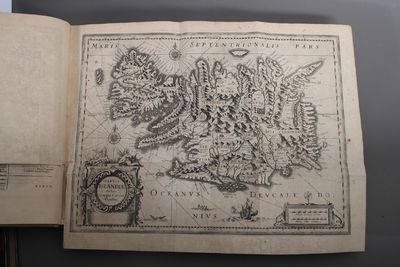 Rerum Danicarum historia, libris X. Unoq. tomo ad domum usq Oldenburgicam deducta. Accedit chorographia regni Daniæ. (photo 3)