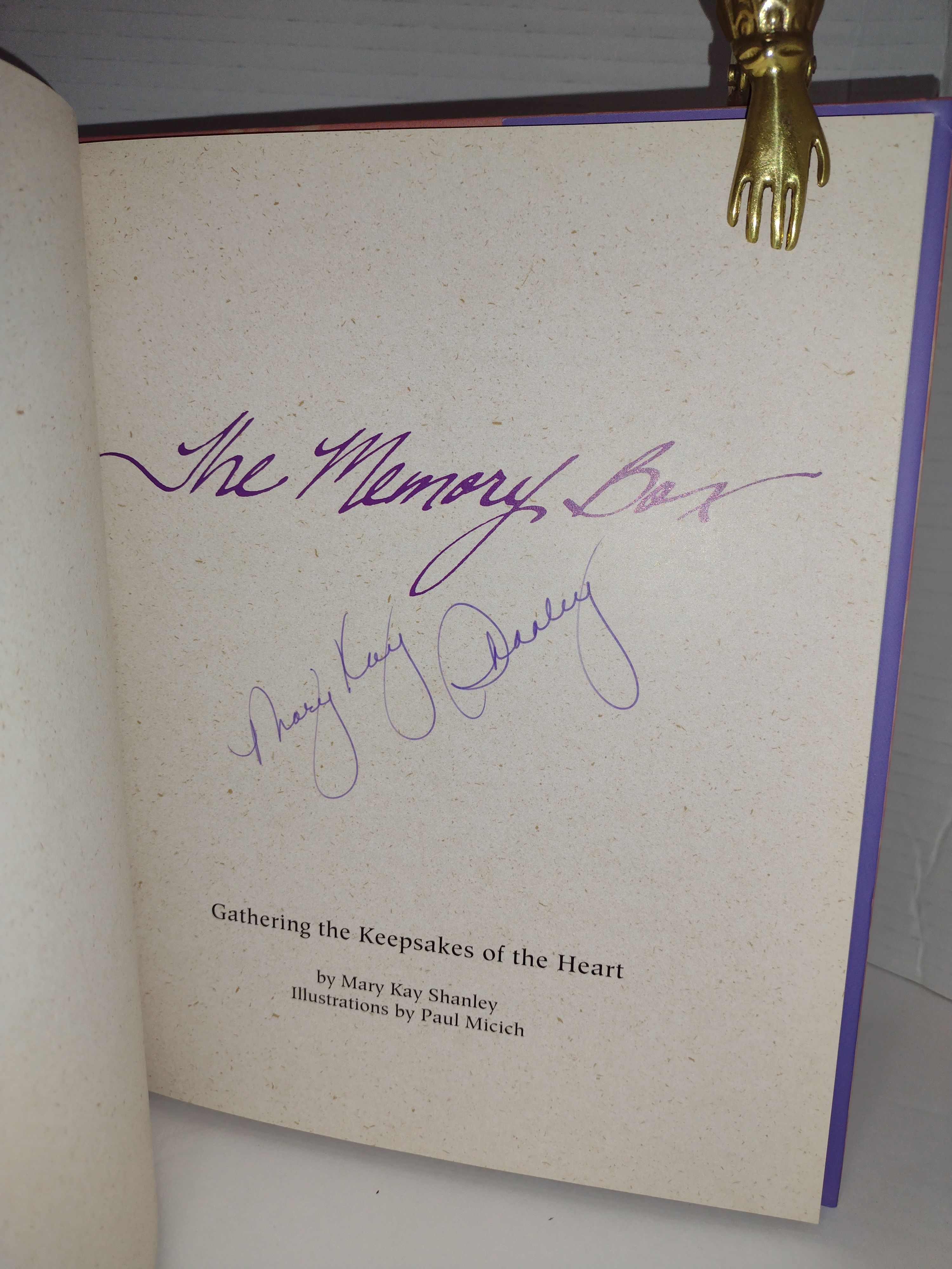 The Memory Box Gathering the Keepsakes of the Heart by Mary Kay Shanley