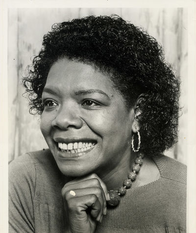 MAYA ANGELOU [1982] Publicity portrait