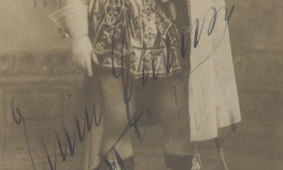 Signed Postcard Photograph of Enrico Caruso in Costume as Manrico in Verdi's “Il Trovatore”, Circa 1908