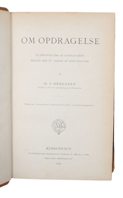 Om Opdragelse. En Fremstilling af Pædagogiken…