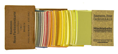 Baumanns neue Farbentonkarte: System Prase (DRGM 460 993); 1359 systemat. abgestufte Farbent&ouml;ne nebst Analyse &uuml;ber Mischverh&auml;ltnisse und Mitteilungen &uuml;ber Art und Verwendbarkeit der gebr&auml;uchlichsten Farbstoffe. With: BAUMANN, Paul.  Baumanns neue ...