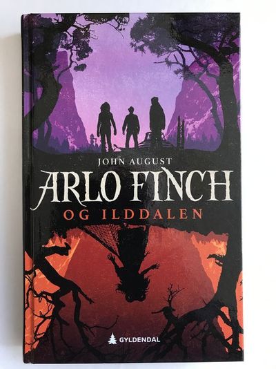 Arlo Finch og ilddalen. Oversatt av Tore Aurstad.