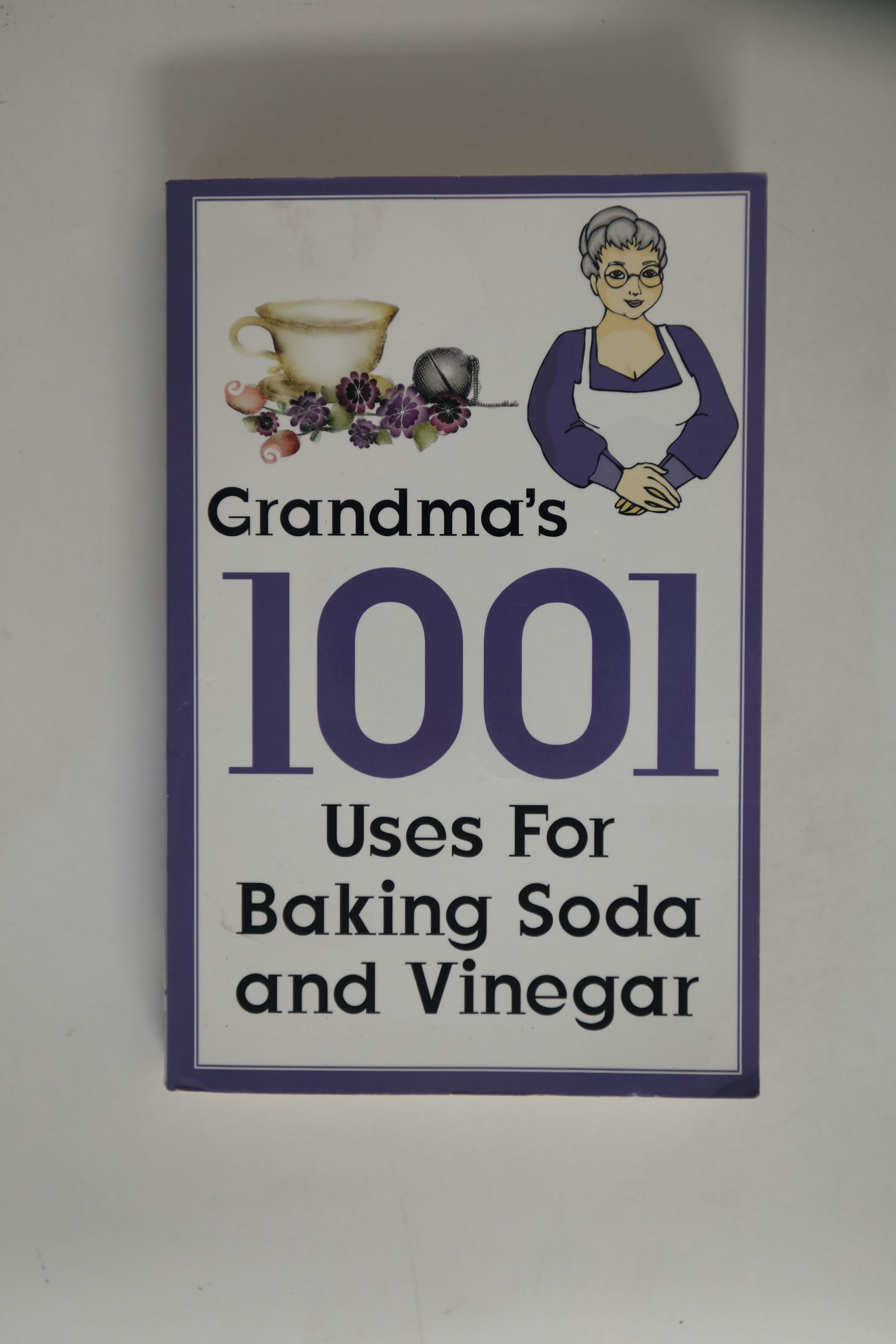 BIBLIO Grandma's 1001 Uses for Baking Soda and Vinegar by Nature's