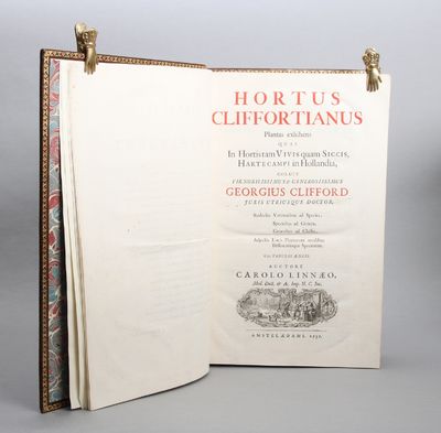 Hortus Cliffortianus Plantas exhibens quas in Hortis tam Vivis quam Siccis, Hartecampi in Hollandia, coluit vir nobilissimus & generossimus Georgius Clifford juris utriusque doctor, Reductis varietatibus ad Species, Speciebus ad Genera, Generibus ad Classes, Adjectis Locis Plantarum natalibus Differentiisque Specierum. Cum tabulis æneis... (photo 2)