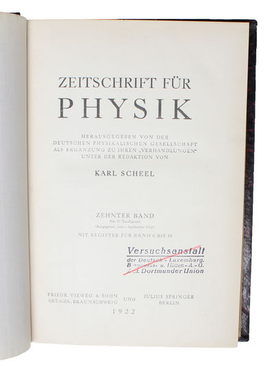 Über die Krümmung des Raumes. + Über die Möglichkeit einer Welt mit konstanter negativer Krümmung des Raumes. + (Einstein's two remarks to the first paper): Bemerkung ... + Notiz ... - [THE CURVATURE OF SPACE] (photo 6)
