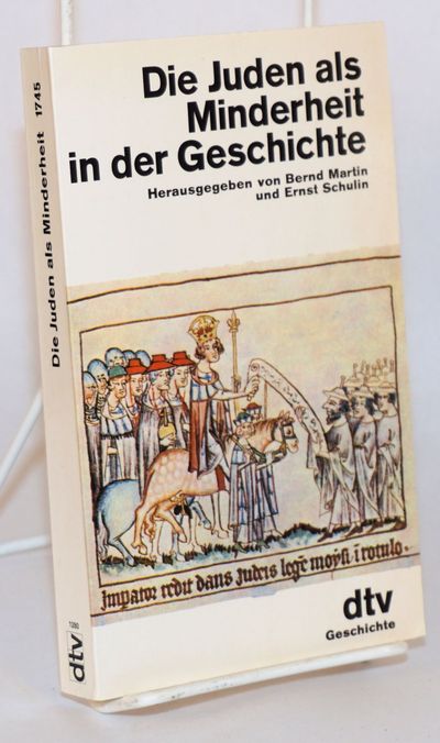 Munchen: Deutscher Taschenbuch Verlag, 1985. 373p., reprint, glossy pocketsize wraps. Entirely clean...