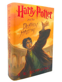 HARRY POTTER AND THE DEATHLY HALLOWS by J. K.  Rowling - 2007