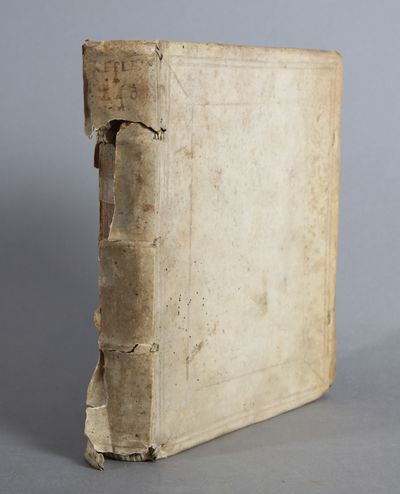 Ad Vitellionem Paralipomena, Quibus Astronomiæ Pars Optica Traditur; Potissimùm De Artificiosa Observatione Et Æstimatione Diamentrorum deliquiorumq(ue); Solis Lunæ. Cum Exemplis Insignium Eclipsium. Habes hoc libro, Lector, inter alia multa noua, Tractatum luculentum de modo visionis, & humorum oculi vsu, contra  Opticos & Anatomicos, Authore Ioanne Keplero, S. C. M(aiesta)tis Mathematico. (photo 3)