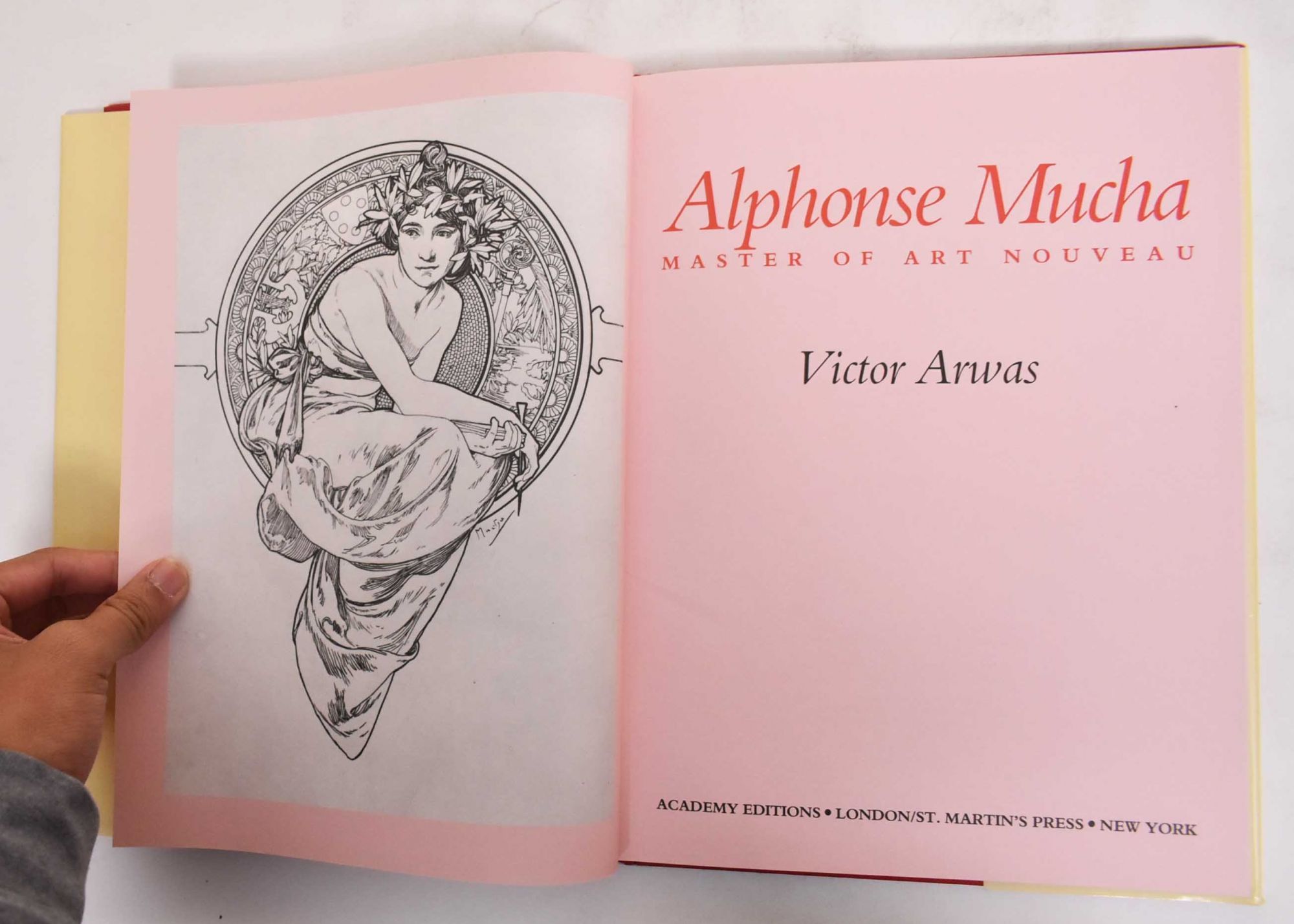 Alphonse Mucha-The Spirit of Art Nouveau: Arwas, Victor