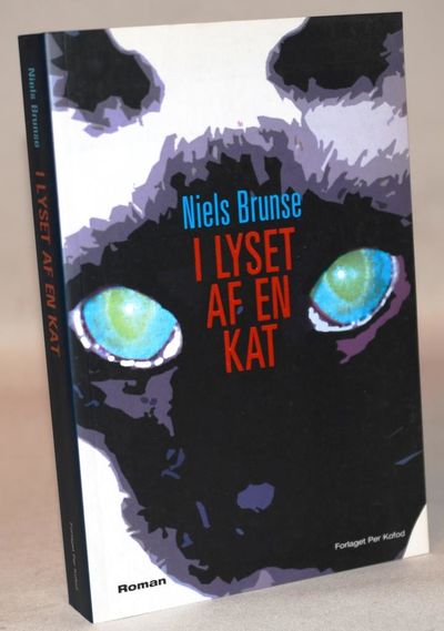 I lyset af en kat.