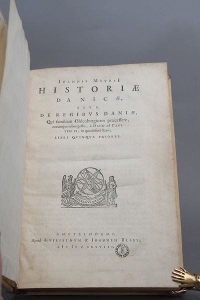 Historiæ Danicæ, Sive De Regnibus Daniæ, Qui familiam Oldenburgicam præcessere, eorumque rebus gestis, à Dano ad Canvtvm VI, in quo definit Saxo. II. Historiæ Danicæ Continvatio, Sive De Regnibus Daniæ, Qui familiam Oldenburgicam præcesserunt, & eorum rebus gestis, à Canuto VI, in quo Saxo...usque Christianum I. III. Historiæ Danicæ Libri III. In quibus res commemorantur gestæ à Christiano I ; ac Joanne, ejus filio : & nepote, Christiano II. (photo 2)
