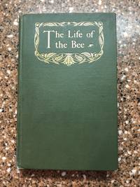 image of THE LIFE OF THE BEE