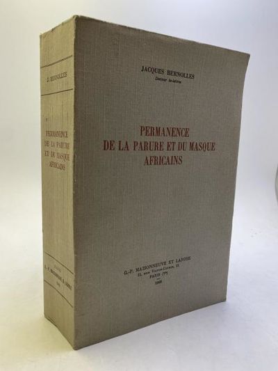 Permanence de la parure et du masque africains.