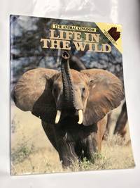 Animal Kingdom: Life in the Wild (Macmillan world library)