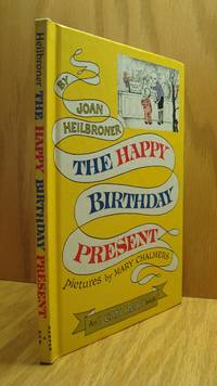 The Happy Birthday Present: An I Can Read Book de Joan Heilbroner - 1962