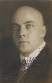Postcard photograph with autograph signature of the German bass-baritone