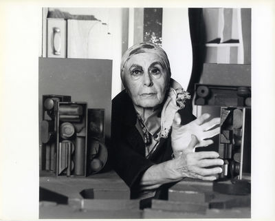 LOUISE NEVELSON (1983) Photo