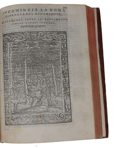 Il Decamerone. alla sua intera perfettione ridotto, et con dichiarationi et auuertimenti illustrato, per Girolamo Ruscelli. - [THE BEAUTIFUL VALGRISI-EDITION OF 'THE DECAMERON'] (photo 2)