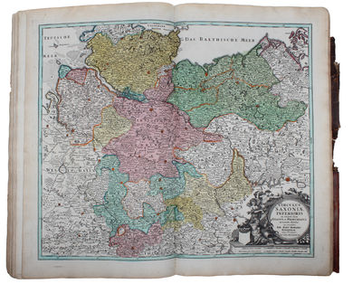Atlas Minor L. Selectorum Tabularum Homanni. Kleiner Atlas von Fünffzig Auserlesenen Homanns=Land=Karten, Nach Anleitung der neuesten Erd=Beschreibere, verbessert und eingerichtet...(= Printed title) - (Engraved title:) Atlas Novus Terrarum Orbis Impe... - [AN EARLY COMPLETE HOMANN-ATLAS] (photo 7)