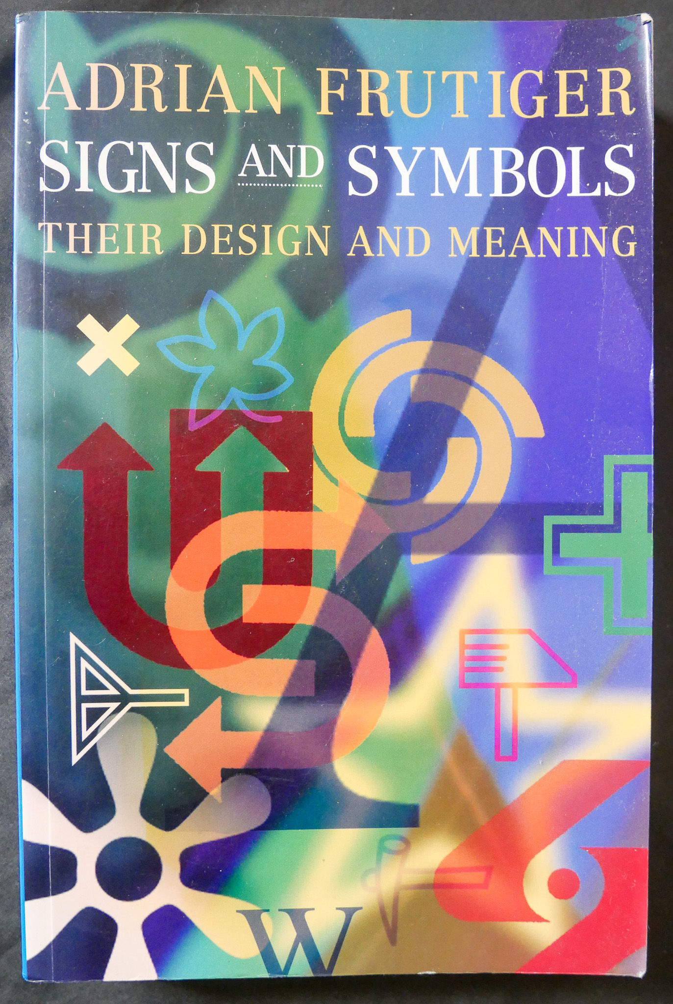 ©︎1998 Adrian Frutiger art book Signs and Symbols: Their Design and Meaning by Adrian