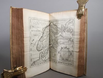 Germania antiquae libri tres. Opus post omnium curas elaboratissimum, tabulis geographicis, et imaginibus, priscum Germanorum cultum moresque referentibus, exornatum. (photo 5)