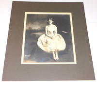 image of AN ORIGINAL SOFT HUED PHOTOGRAPH PORTRAIT of the beautiful young actress DOROTHY GISH by the American photographer FRED HARTSOOK, SIGNED by DOROTHY GISH.
