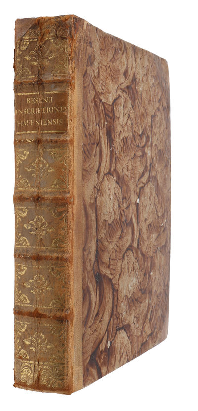 Inscriptiones Haffnienses Latinæ Danicæ et Germanicæ una cum Inscriptionibus Amagriensibus Uraniburgicis et Stellæburgicis nec non duabus Epistolis una Tychonis Brahe ad Peucerum missa altera Ejusdem Sororis Sophiæ Brahe Metrica Latina ad Nobilem Danu... (photo 2)